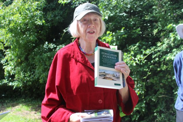 Tamsyn leading Hooker trail-3