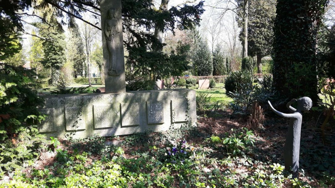 Springe SD Park Cemetery-12